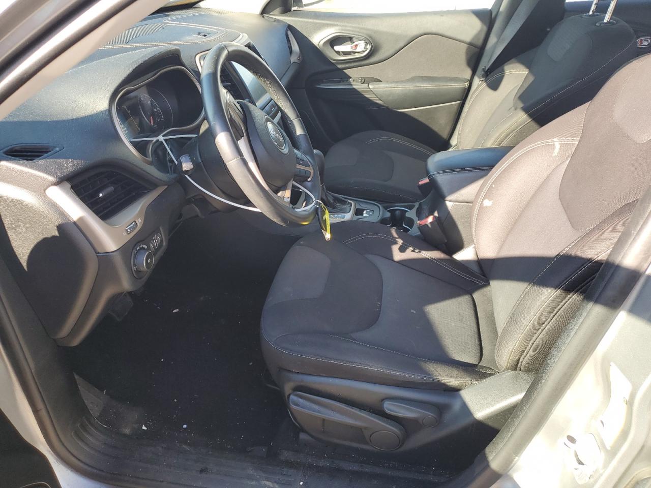 2015 Jeep Cherokee Latitude VIN: 1C4PJMCBXFW588785 Lot: 91716255