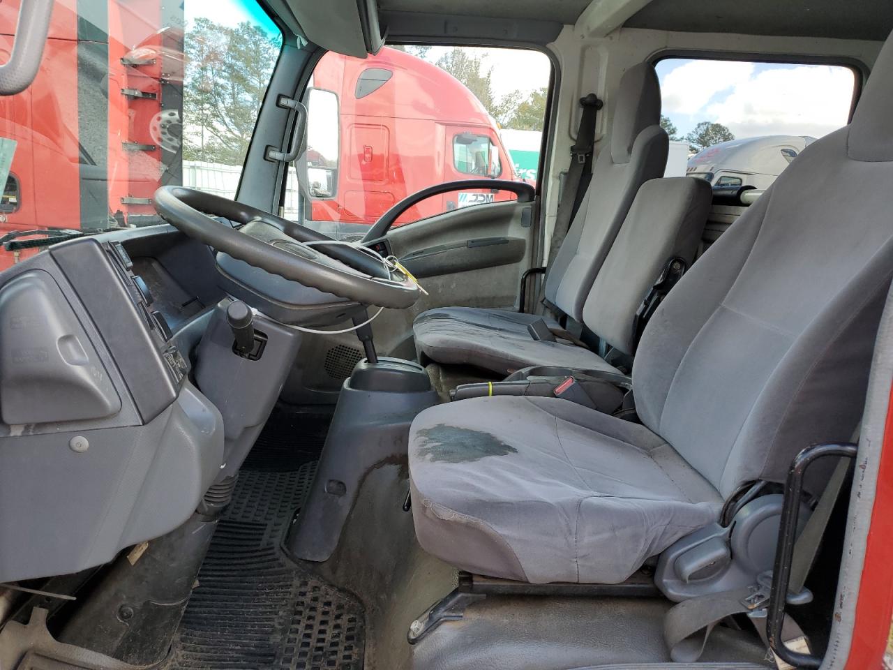 2008 Isuzu Npr Box Truck VIN: 4KLB4J1U68J801817 Lot: 90376325