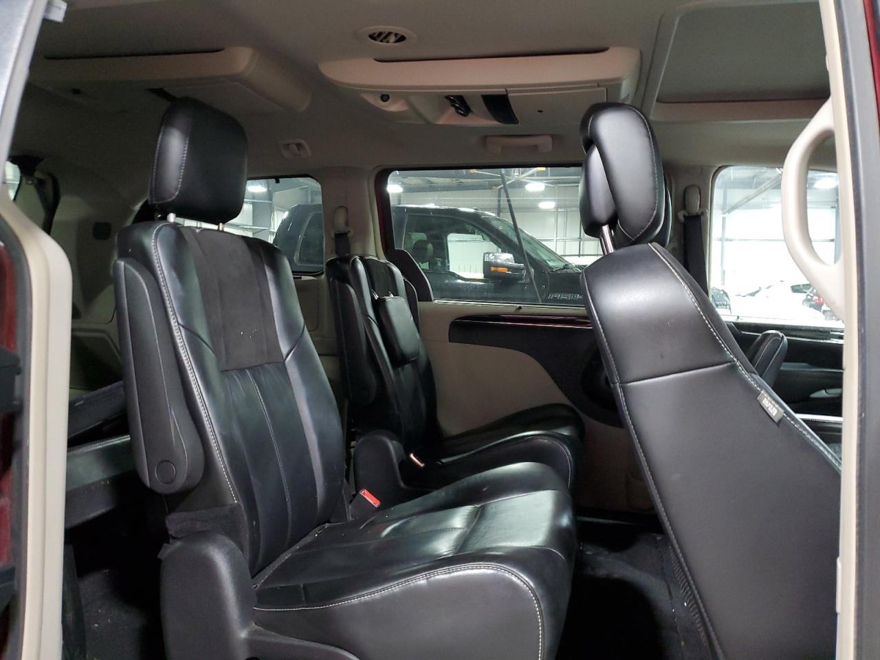 2016 Chrysler Town & Country Limited Platinum VIN: 2C4RC1GG1GR190883 Lot: 92636445