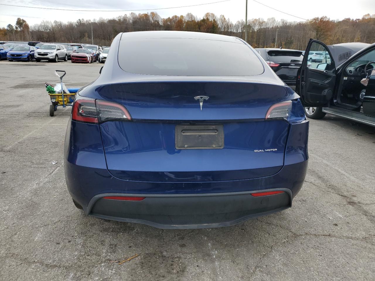2023 Tesla Model Y VIN: 7SAYGDEE2PA172195 Lot: 84413705