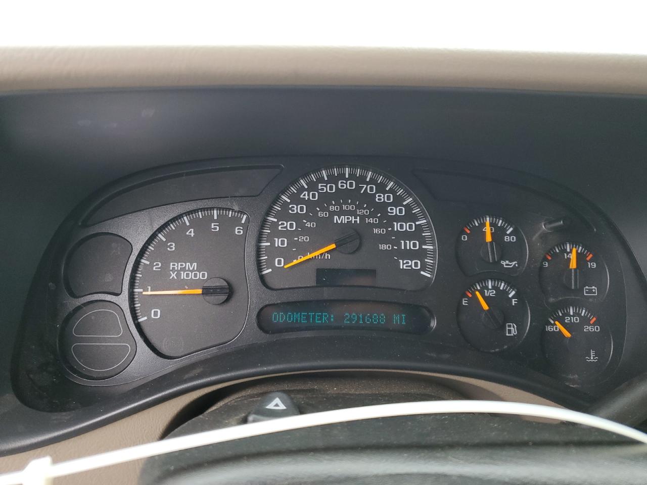 2005 Chevrolet Tahoe C1500 VIN: 1GNEC13V45R189000 Lot: 93100935