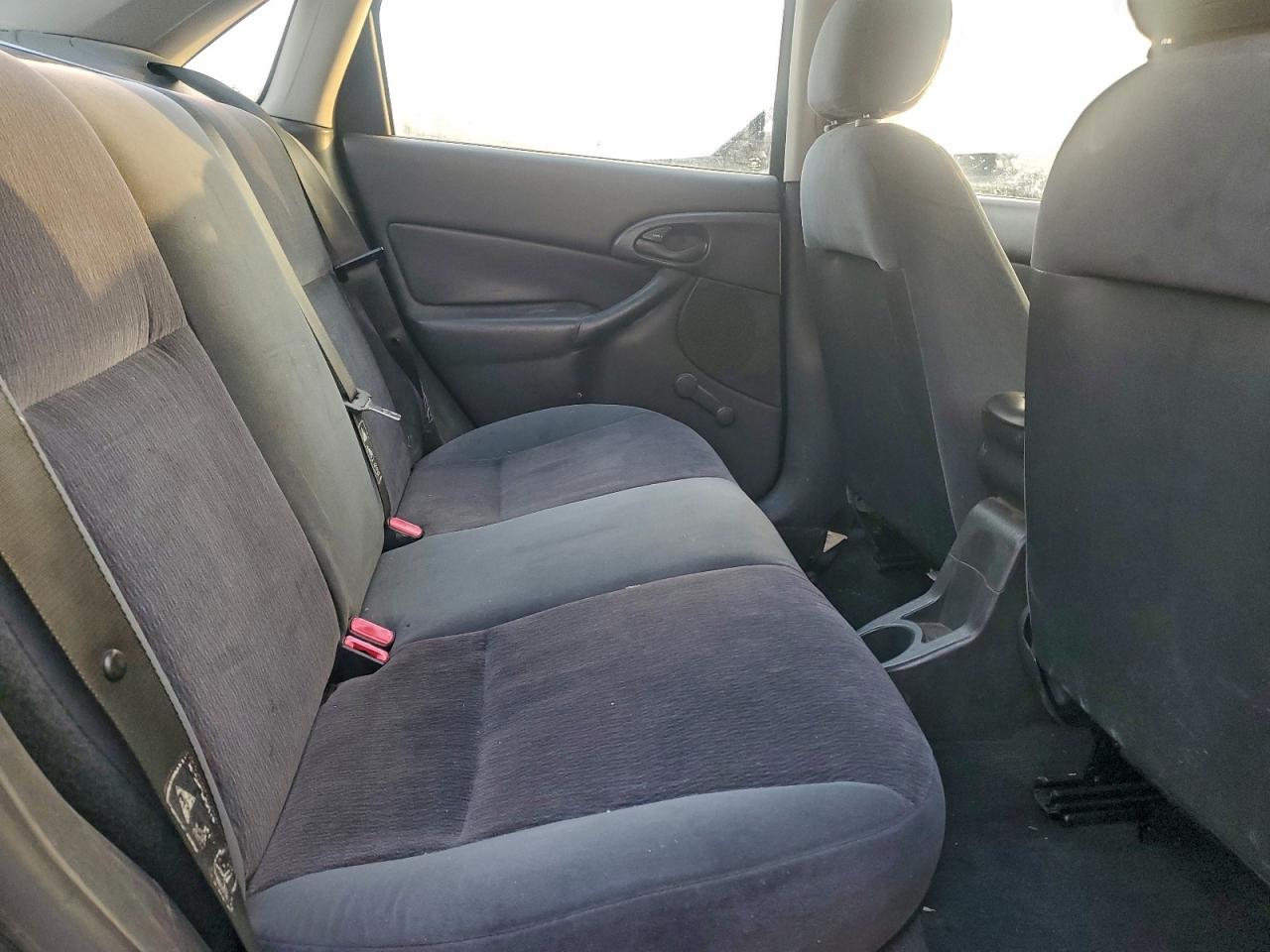 2000 Ford Focus Se VIN: 1FAFP34P6YW329511 Lot: 94960755