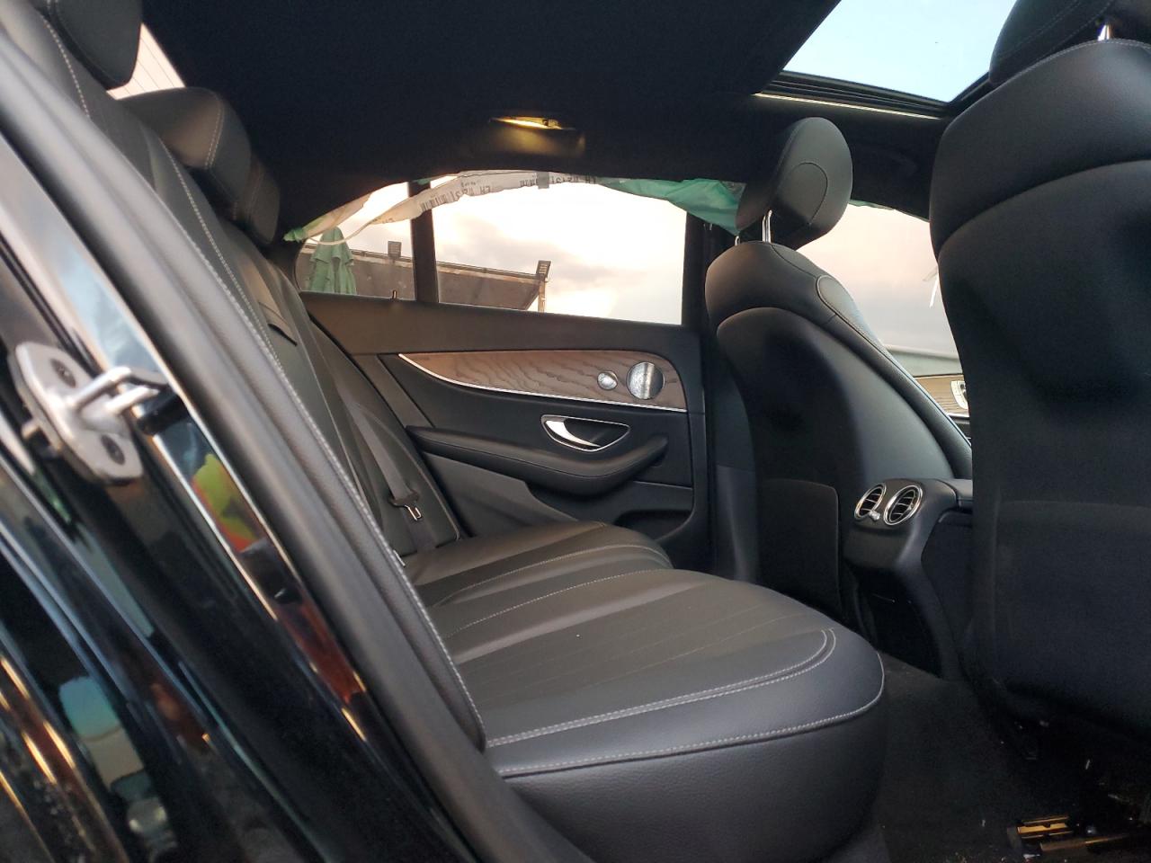 2018 Mercedes-Benz E 300 VIN: WDDZF4JB7JA471979 Lot: 93790085