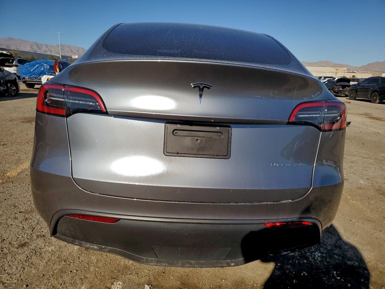 2024 Tesla Model Y VIN: 7SAYGAEEXRF110371 Lot: 94126285