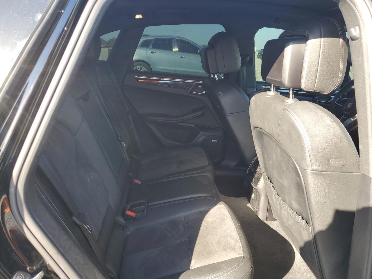 2019 Porsche Macan VIN: WP1AA2A55KLB03342 Lot: 93757295