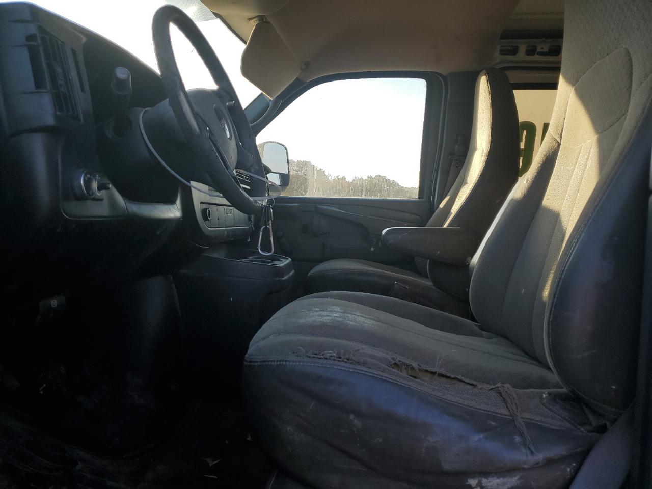 2010 GMC Savana 1500 Utility / Service Van VIN: 1GTUGADX3A1164512 Lot: 92918405