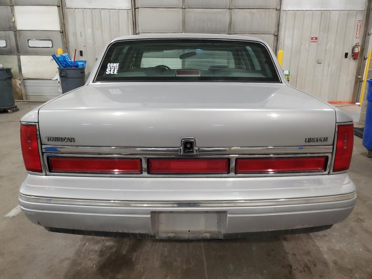 1997 Lincoln Town Car Signature VIN: 1LNLM82W9VY759073 Lot: 92061195
