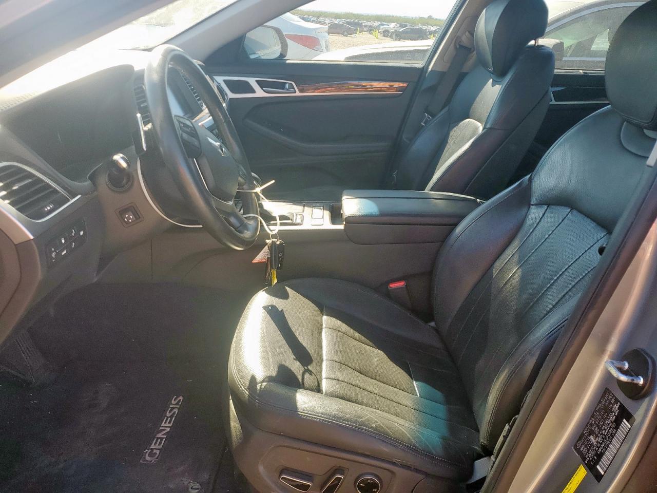 2015 Hyundai Genesis 3.8L VIN: KMHGN4JE0FU089728 Lot: 90695795