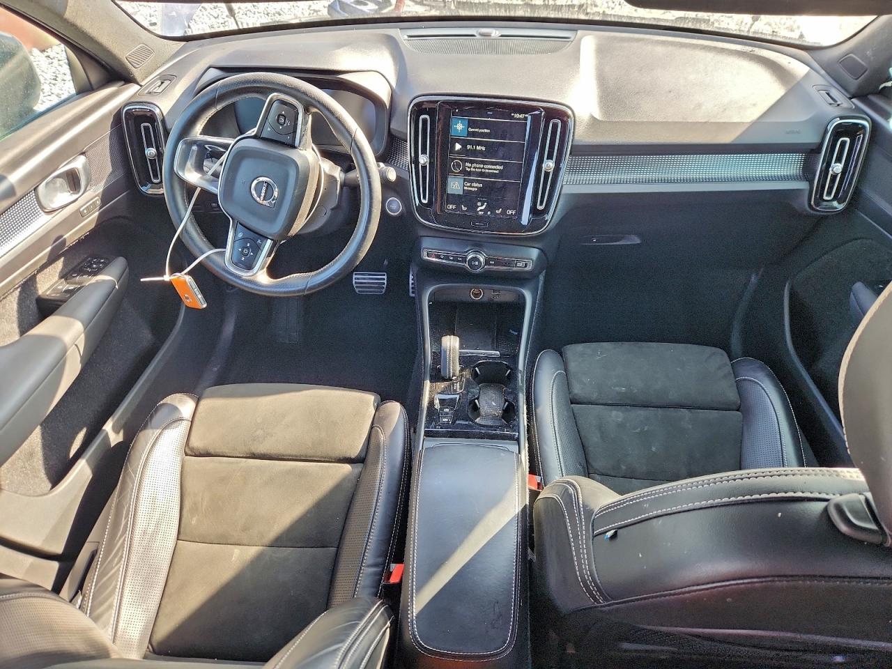 2021 Volvo Xc40 T5 R-Design VIN: YV4162UM5M2472293 Lot: 93947835