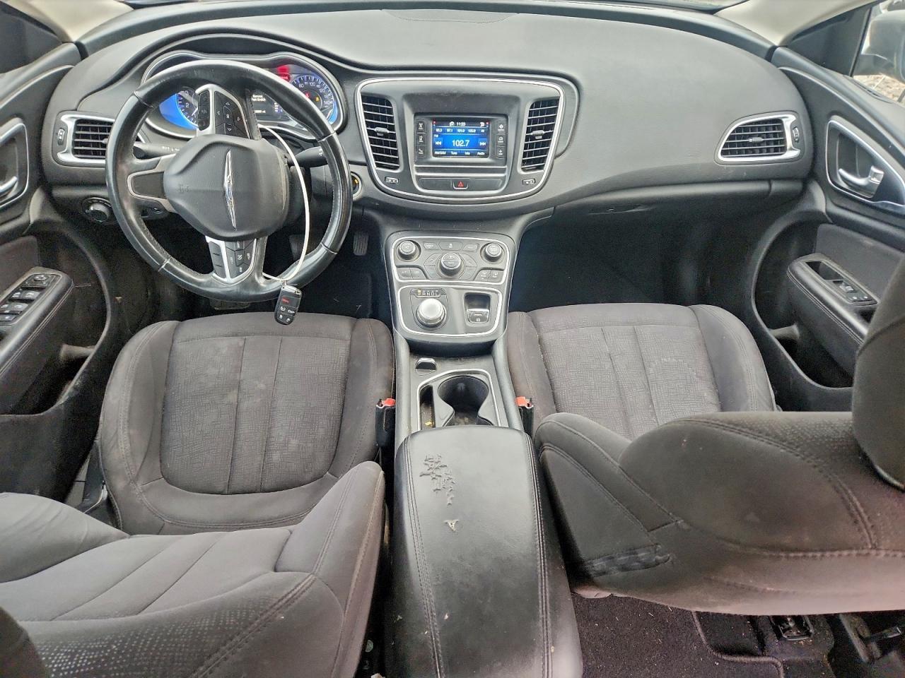 2015 Chrysler 200 Limited VIN: 1C3CCCAB4FN653565 Lot: 93690615