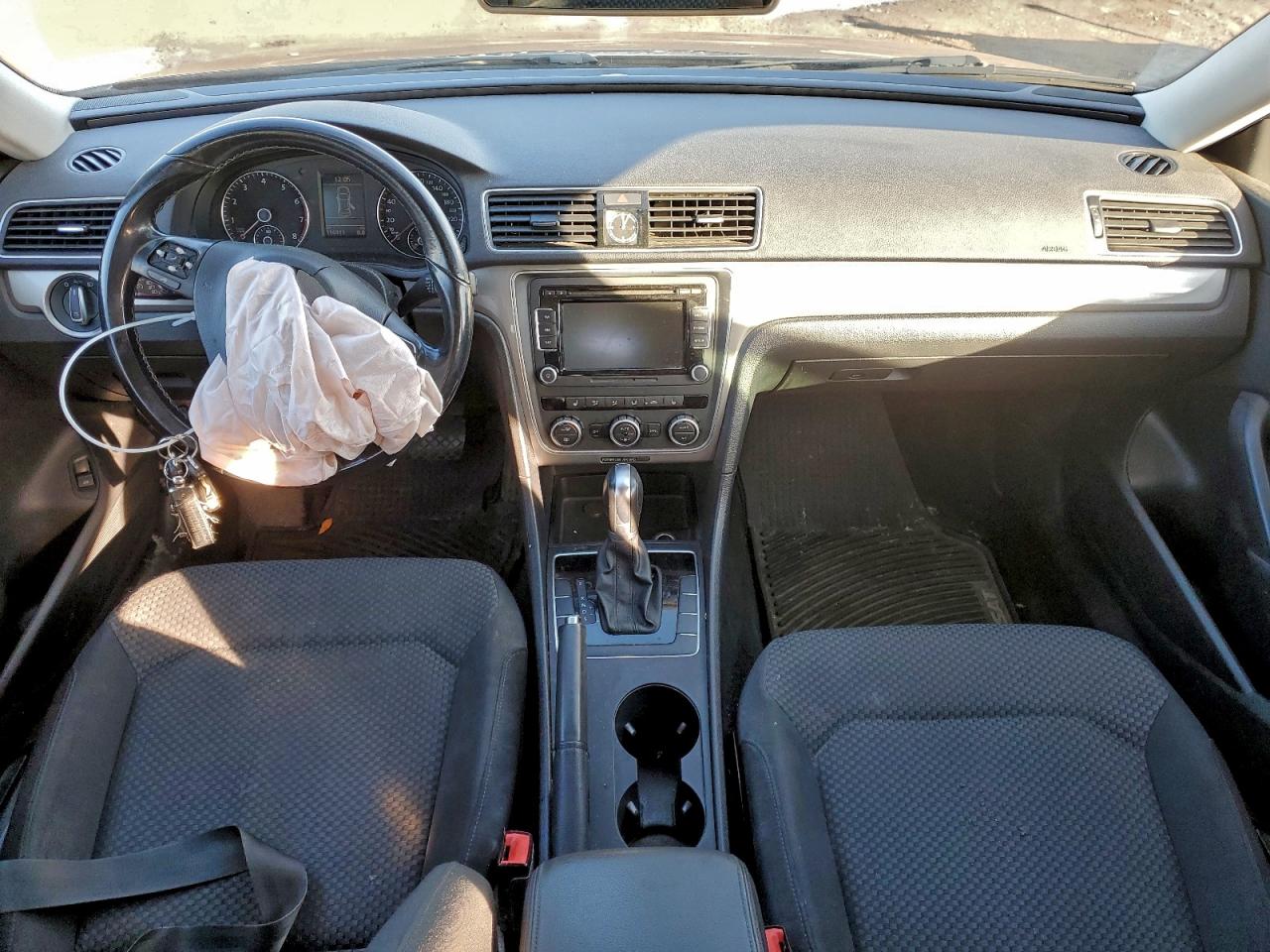 2015 Volkswagen Passat S VIN: 1VWAS7A34FC061517 Lot: 92880705