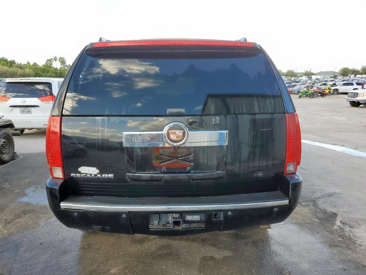 2007 Cadillac Escalade Luxury VIN: 1GYFK63857R133698 Lot: 93257715