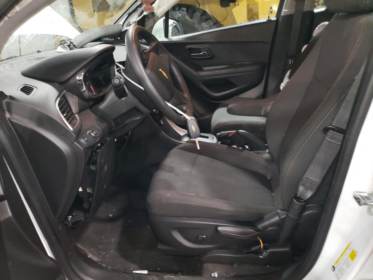 2020 Chevrolet Trax Ls VIN: KL7CJNSBXLB093587 Lot: 92947955