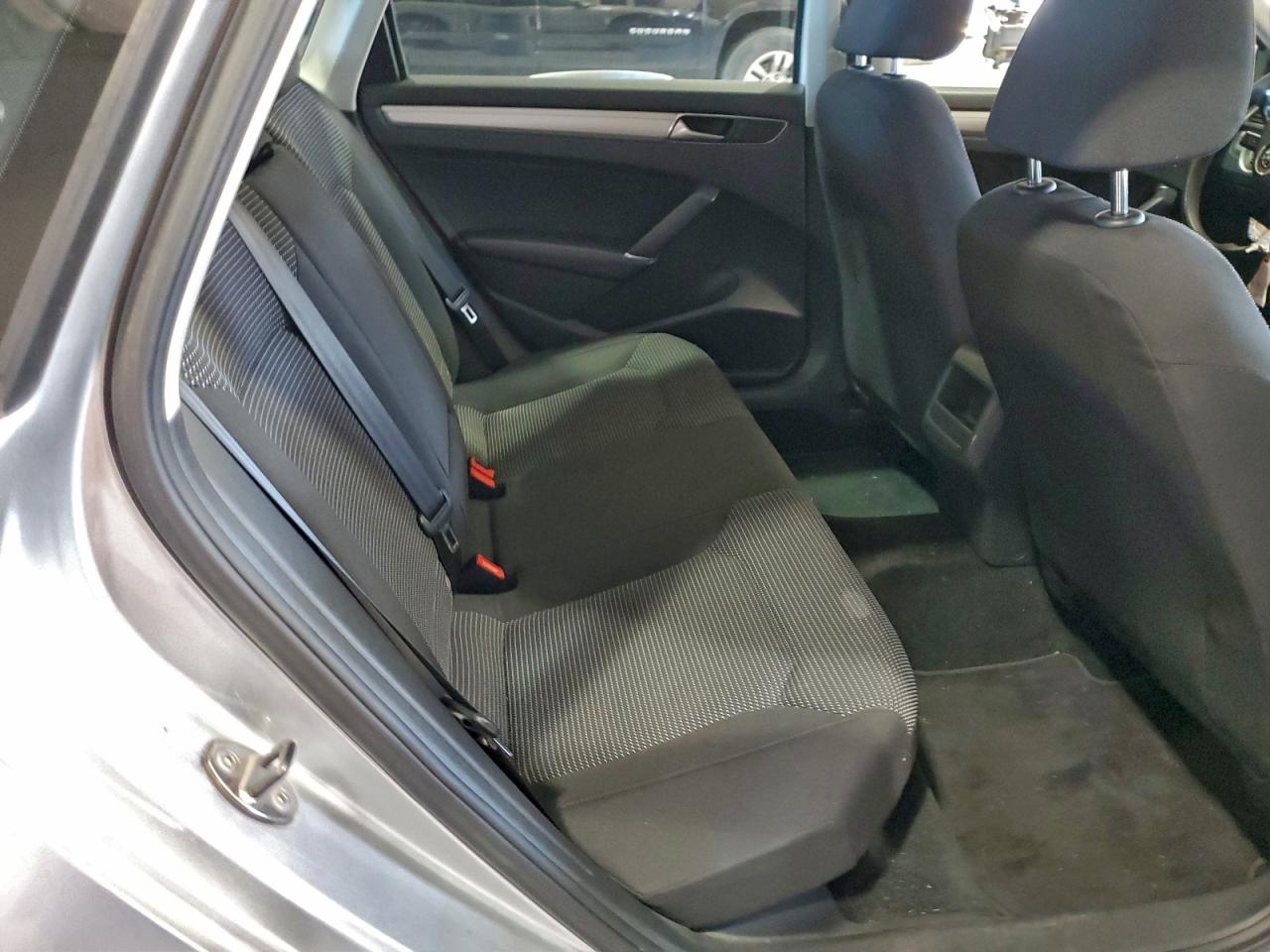 2016 Volkswagen Passat S VIN: 1VWAT7A37GC040062 Lot: 94195445