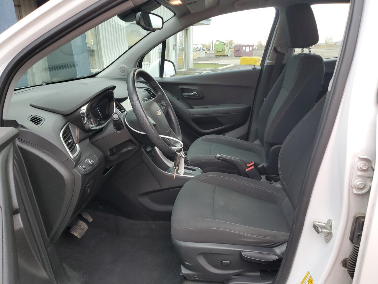 2018 Chevrolet Trax Ls VIN: 3GNCJNSB8JL393599 Lot: 92200945