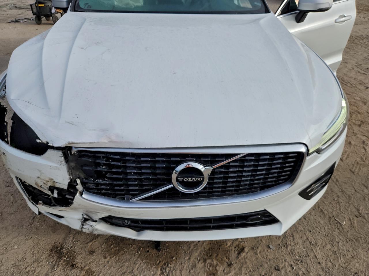 2019 Volvo Xc60 T5 R-Design VIN: LYV102RM9KB296793 Lot: 94336715