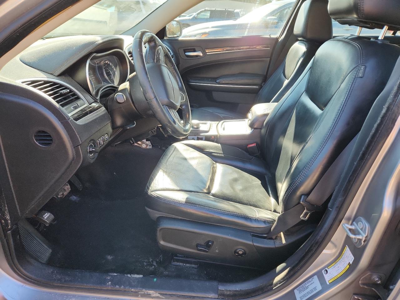 2015 Chrysler 300 Limited VIN: 2C3CCAAGXFH881885 Lot: 92362445