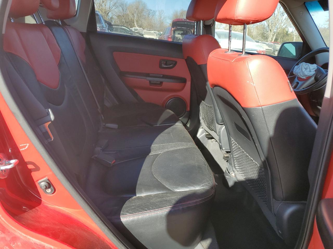 2011 Kia Soul + VIN: KNDJT2A28B7294538 Lot: 92660975