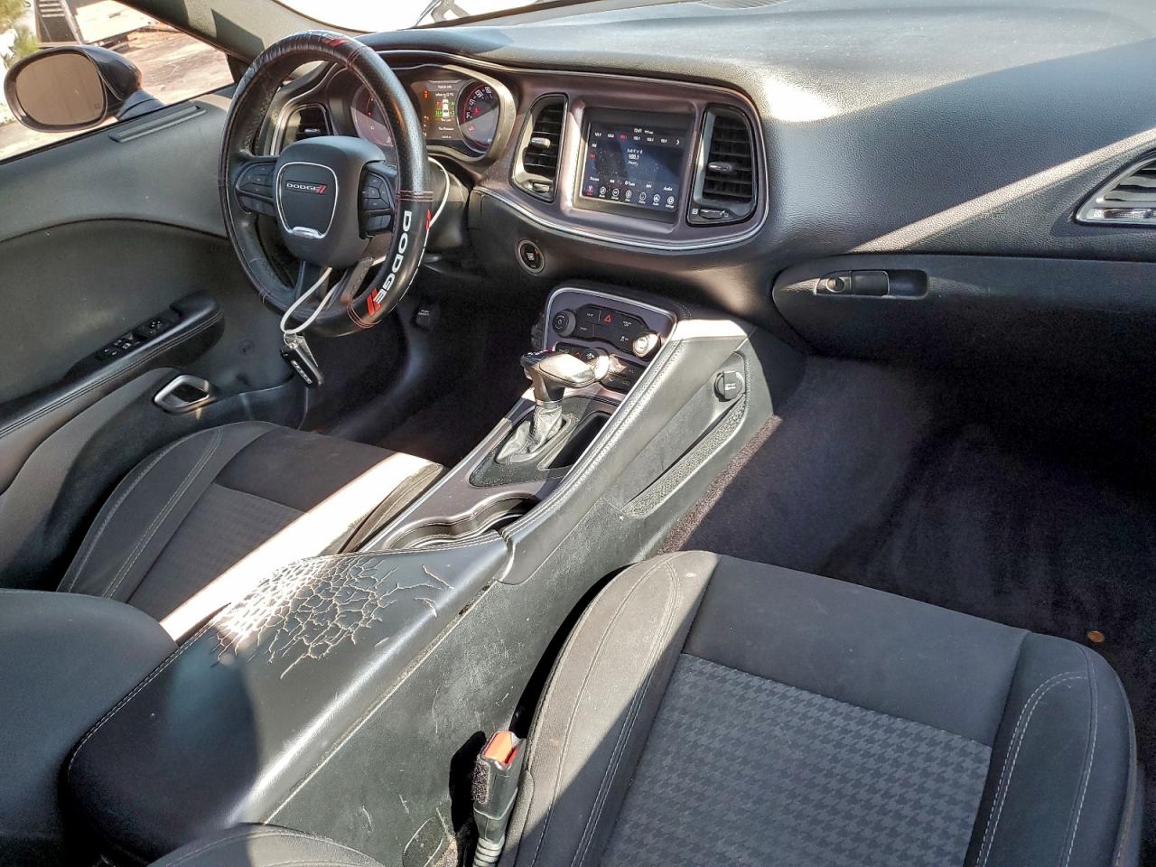 2018 Dodge Challenger Sxt VIN: 2C3CDZAG2JH236104 Lot: 93664955