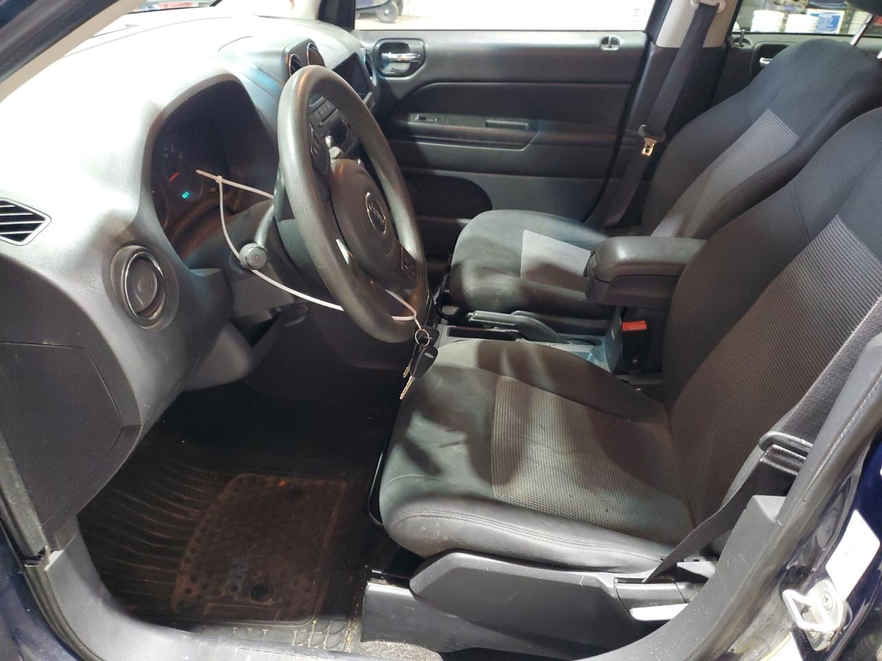 2013 Jeep Compass Sport VIN: 1C4NJDBB9DD246102 Lot: 93178825