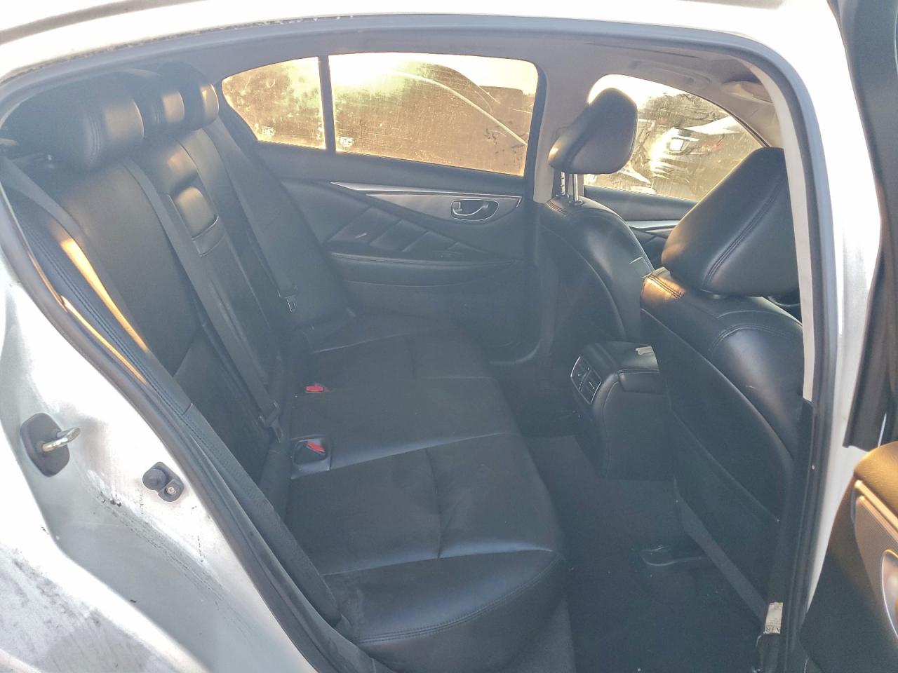 2015 Infiniti Q50 Base VIN: JN1BV7AR4FM403662 Lot: 94098675