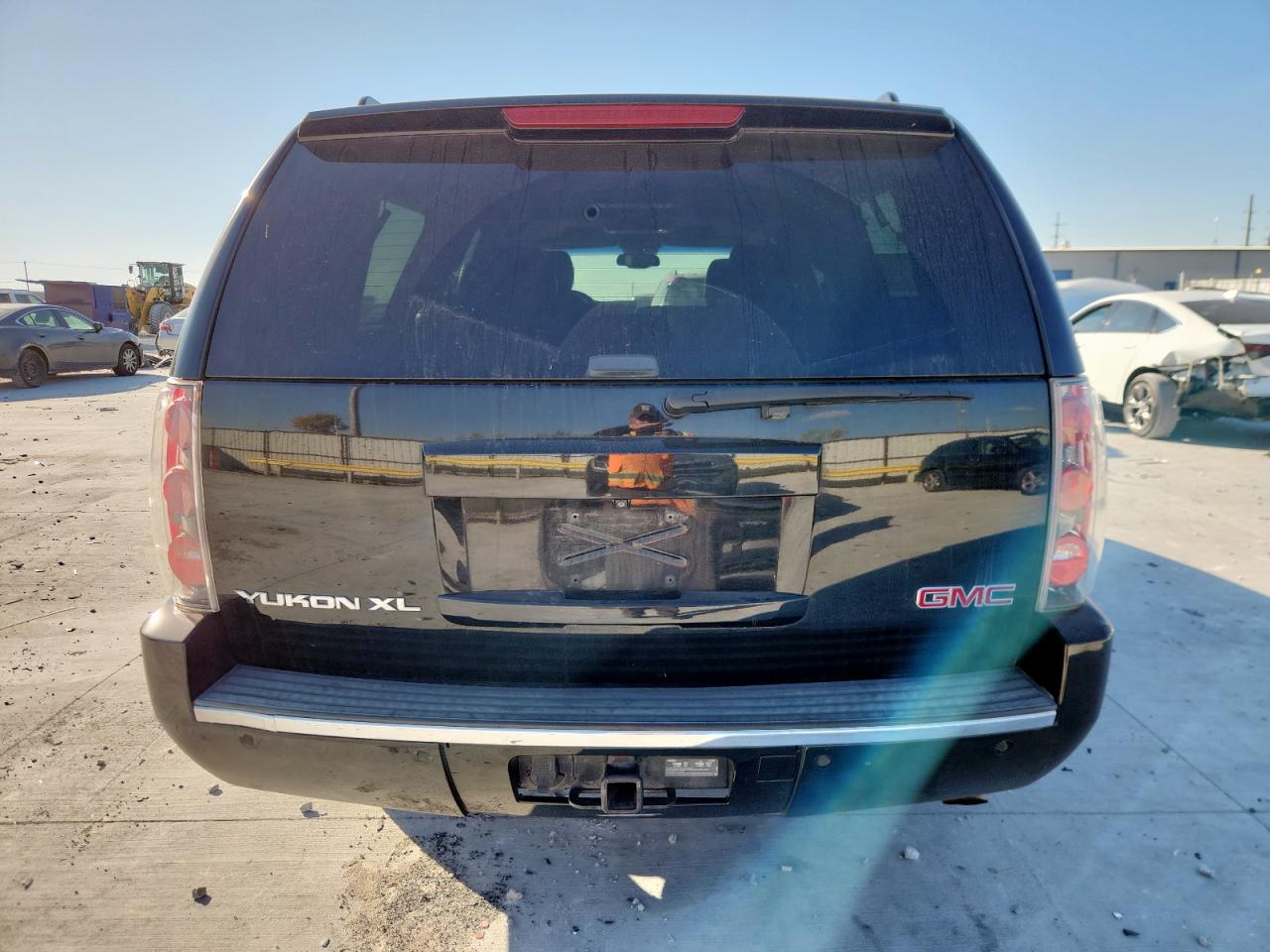 2014 GMC Yukon Xl Denali VIN: 1GKS1MEF1ER131326 Lot: 93308445