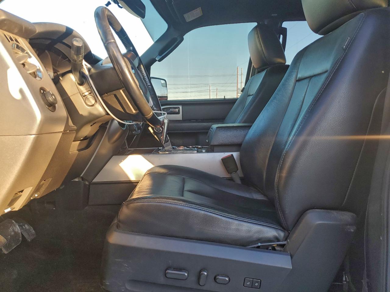 2016 Ford Expedition Limited VIN: 1FMJU1KT8GEF31817 Lot: 94370085