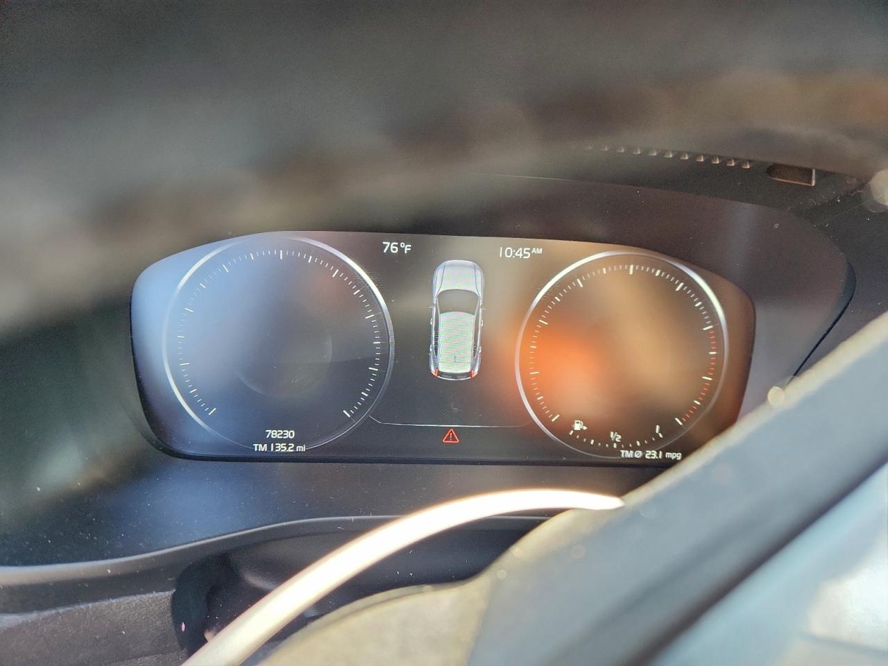 2021 Volvo Xc40 T5 R-Design VIN: YV4162UM5M2472293 Lot: 93947835