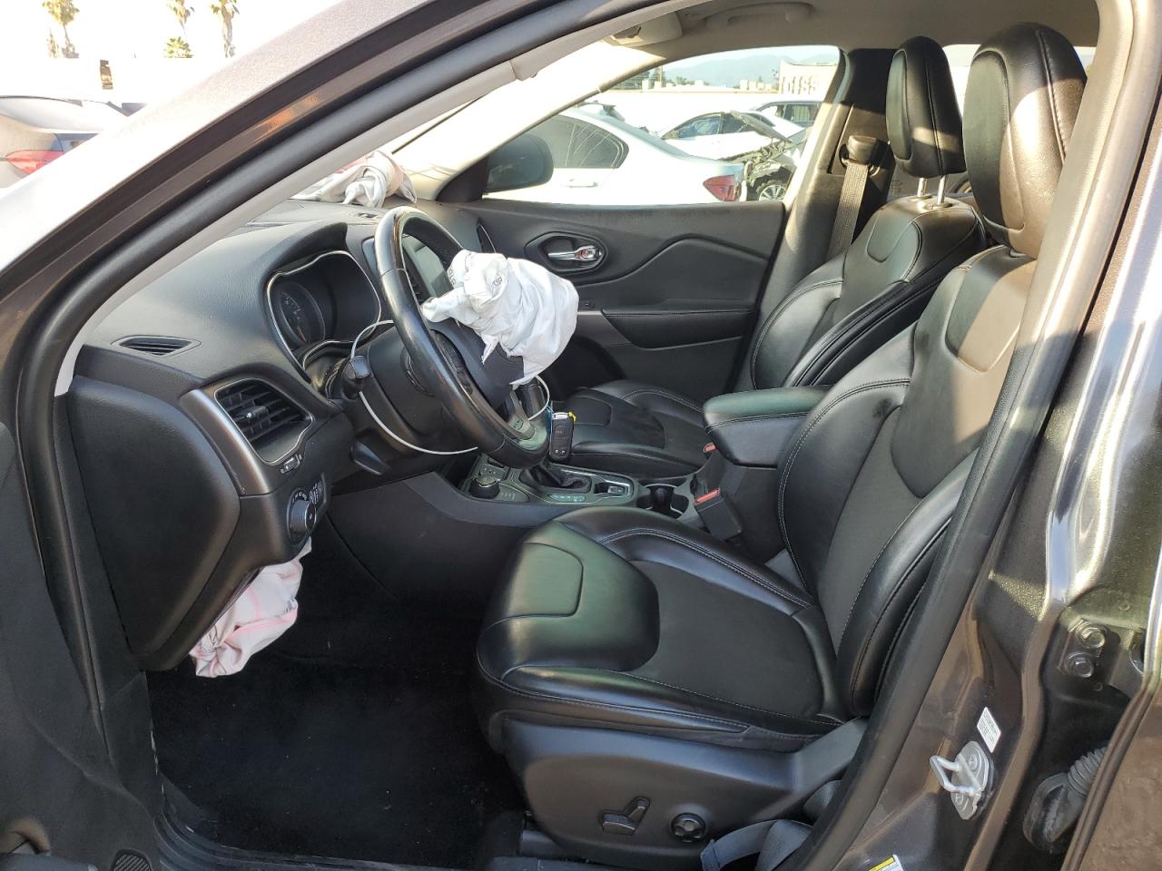 2019 Jeep Cherokee Latitude Plus VIN: 1C4PJMLB8KD161742 Lot: 91814035