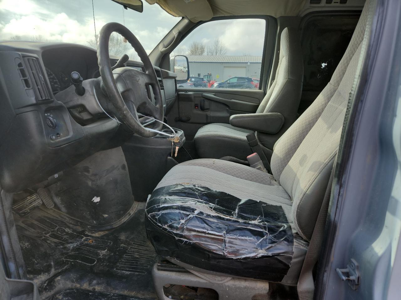 2004 Chevrolet Express 2500 Delivery Van VIN: 1GCGG25V641140287 Lot: 93199675