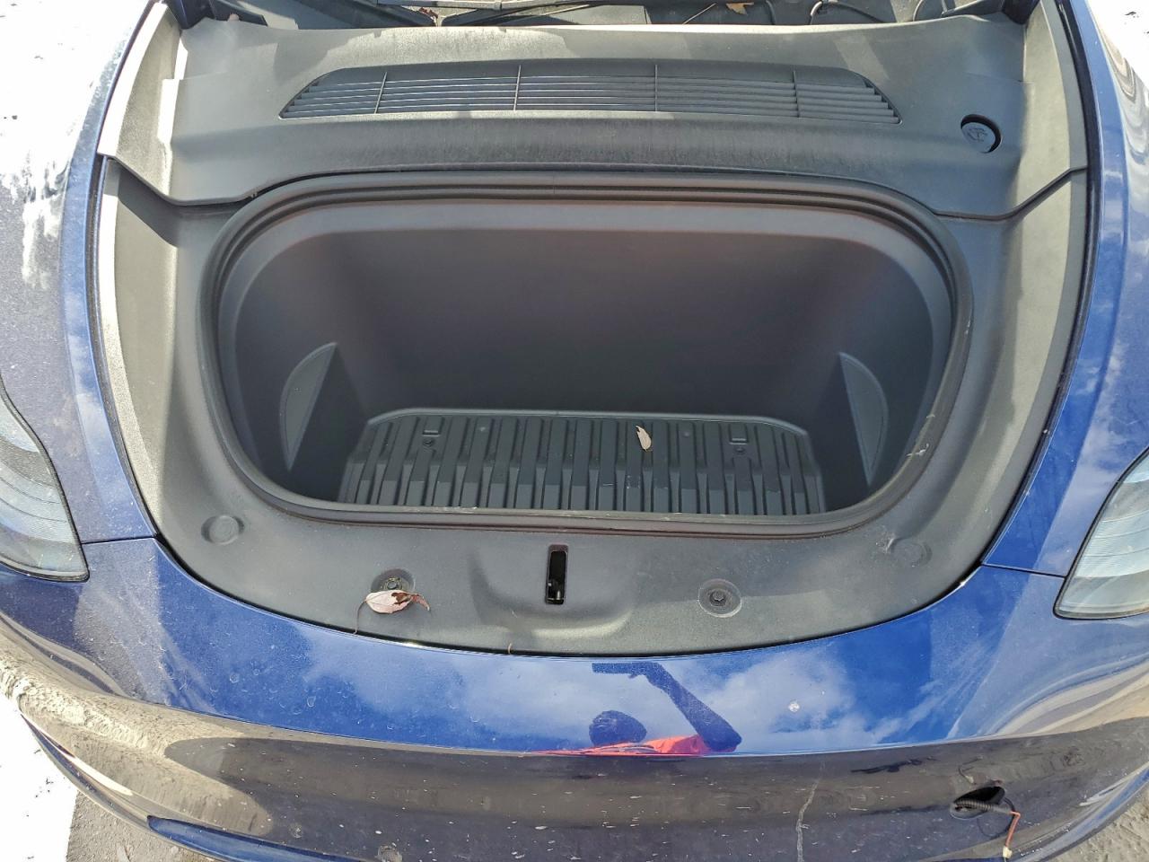 2023 Tesla Model Y VIN: 7SAYGAEE0PF666461 Lot: 94701725