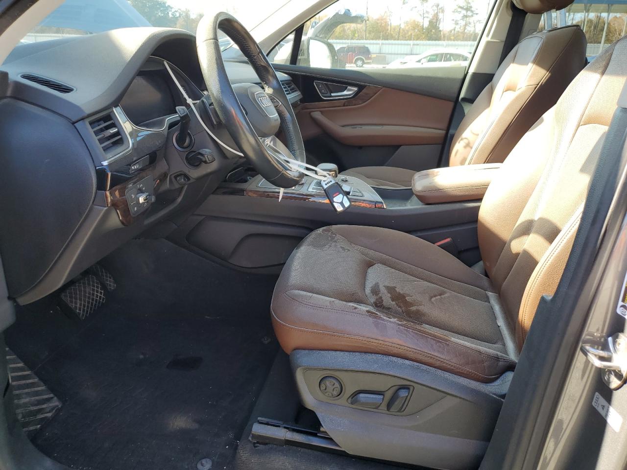 2017 Audi Q7 Premium Plus VIN: WA1LAAF76HD058584 Lot: 92901095