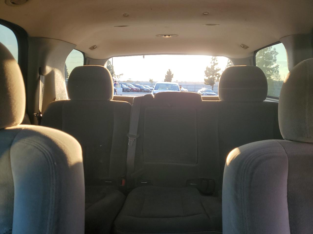 2004 Chevrolet Tahoe C1500 VIN: 1GNEC13T74R287743 Lot: 92756755