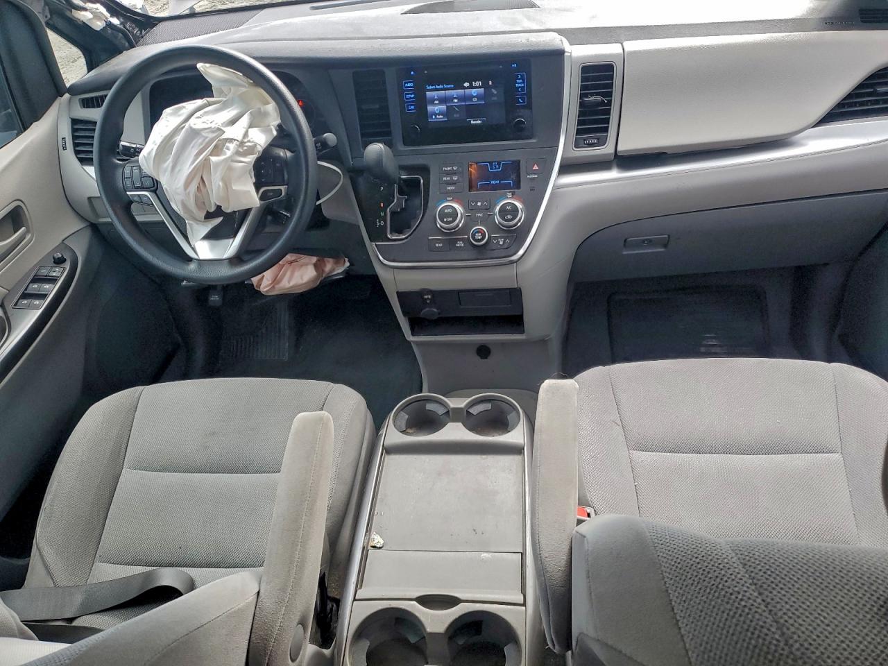 2015 Toyota Sienna VIN: 5TDZK3DC0FS671939 Lot: 93111825