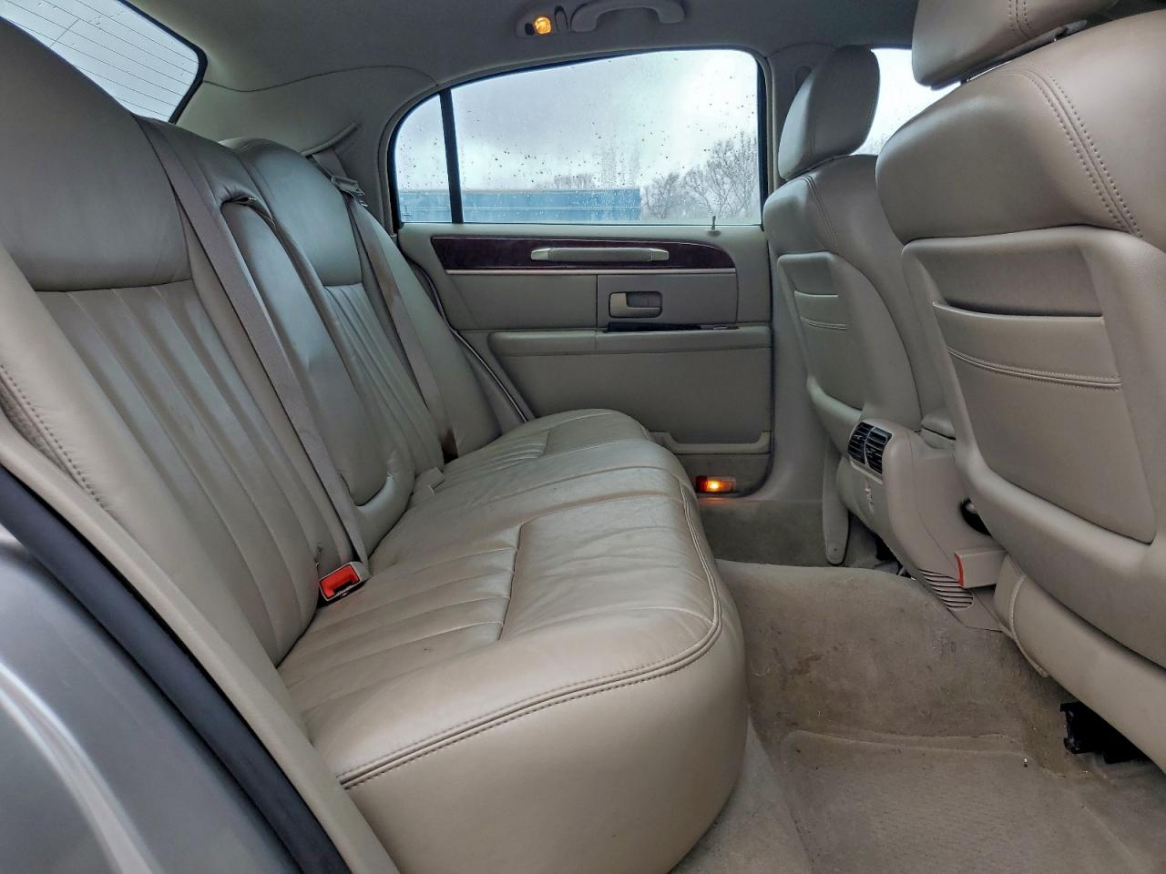 2003 Lincoln Town Car Executive VIN: 1LNHM81W23Y695317 Lot: 93458975