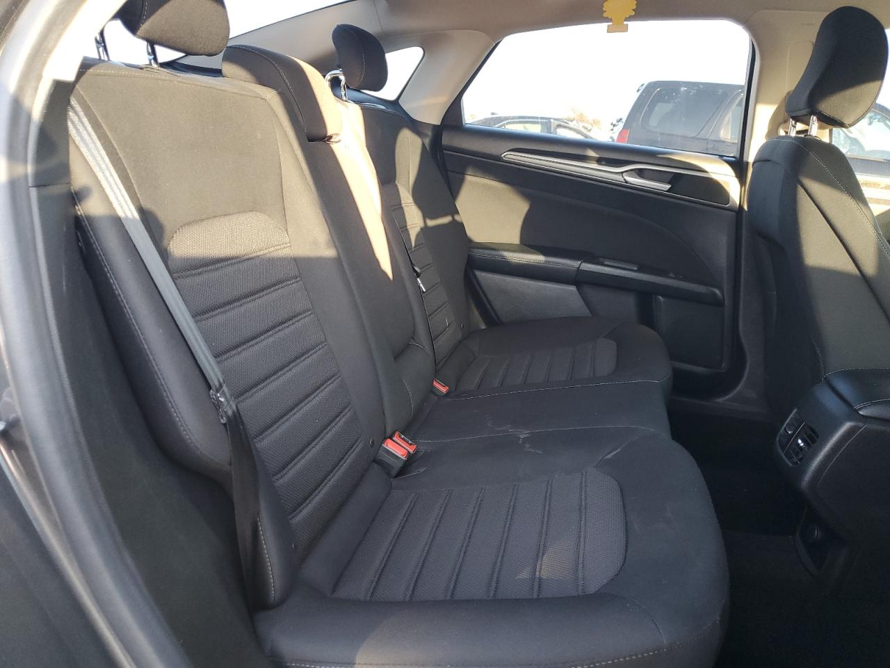 2020 Ford Fusion Se VIN: 3FA6P0HD7LR104900 Lot: 92011835