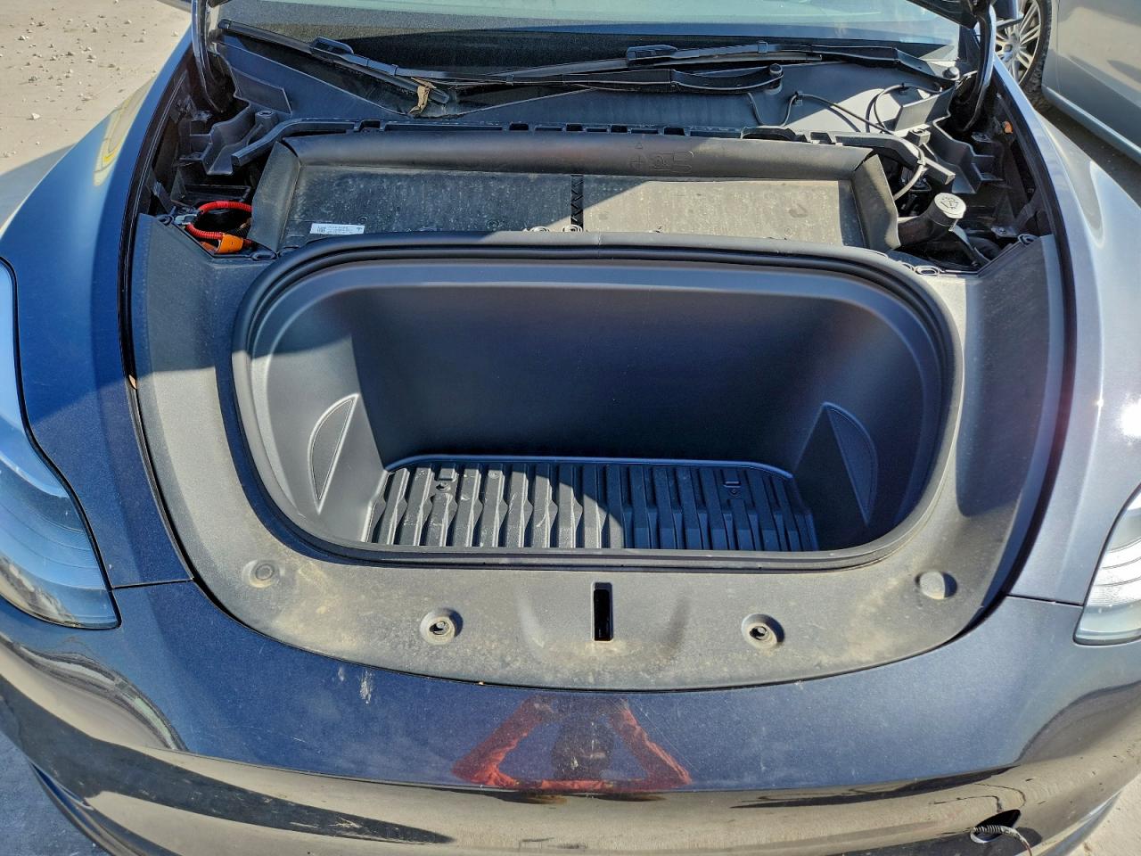 2025 Tesla Model Y VIN: 7SAYGDED1SA374784 Lot: 93721495