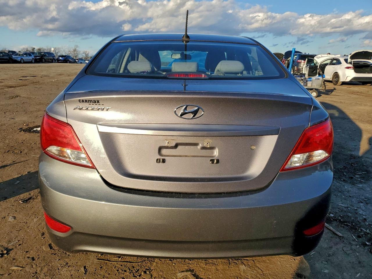 2015 Hyundai Accent Gls VIN: KMHCT4AE8FU904018 Lot: 93611785