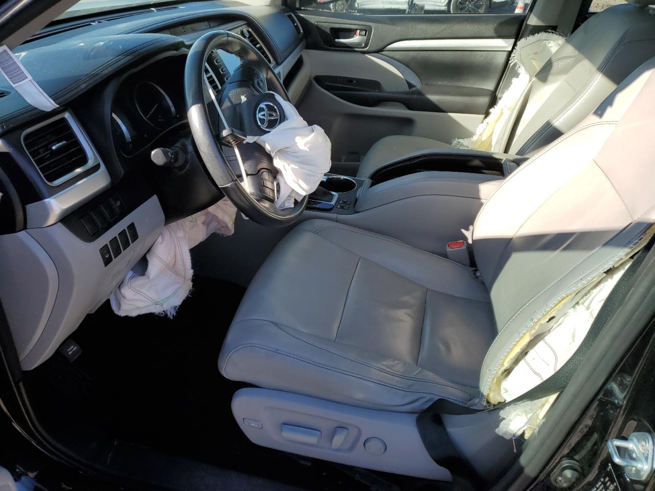 2016 Toyota Highlander Xle VIN: 5TDJKRFH0GS506628 Lot: 92035275