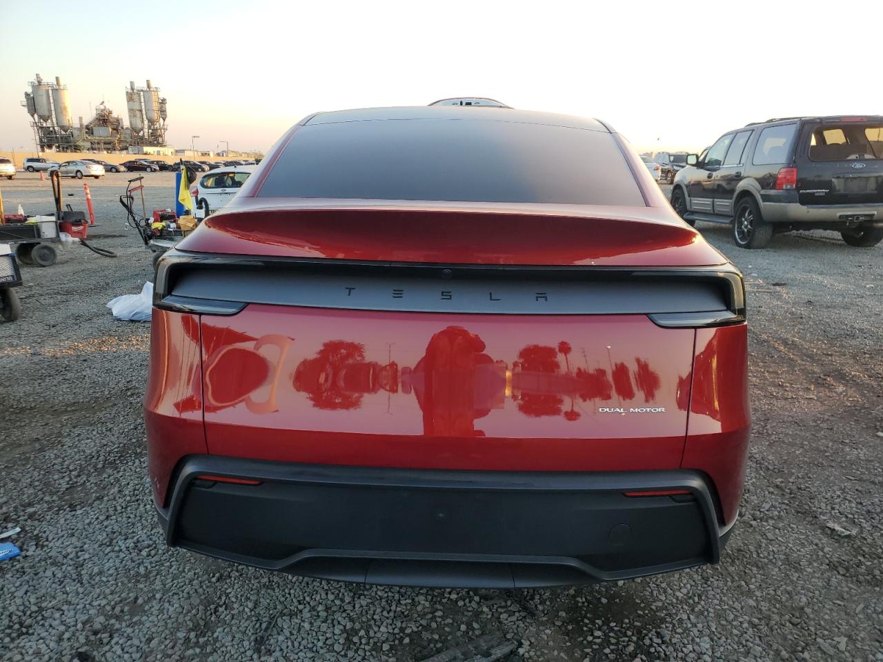 2026 Tesla Model Y VIN: 7SAYGDEE4TF374016 Lot: 92090435