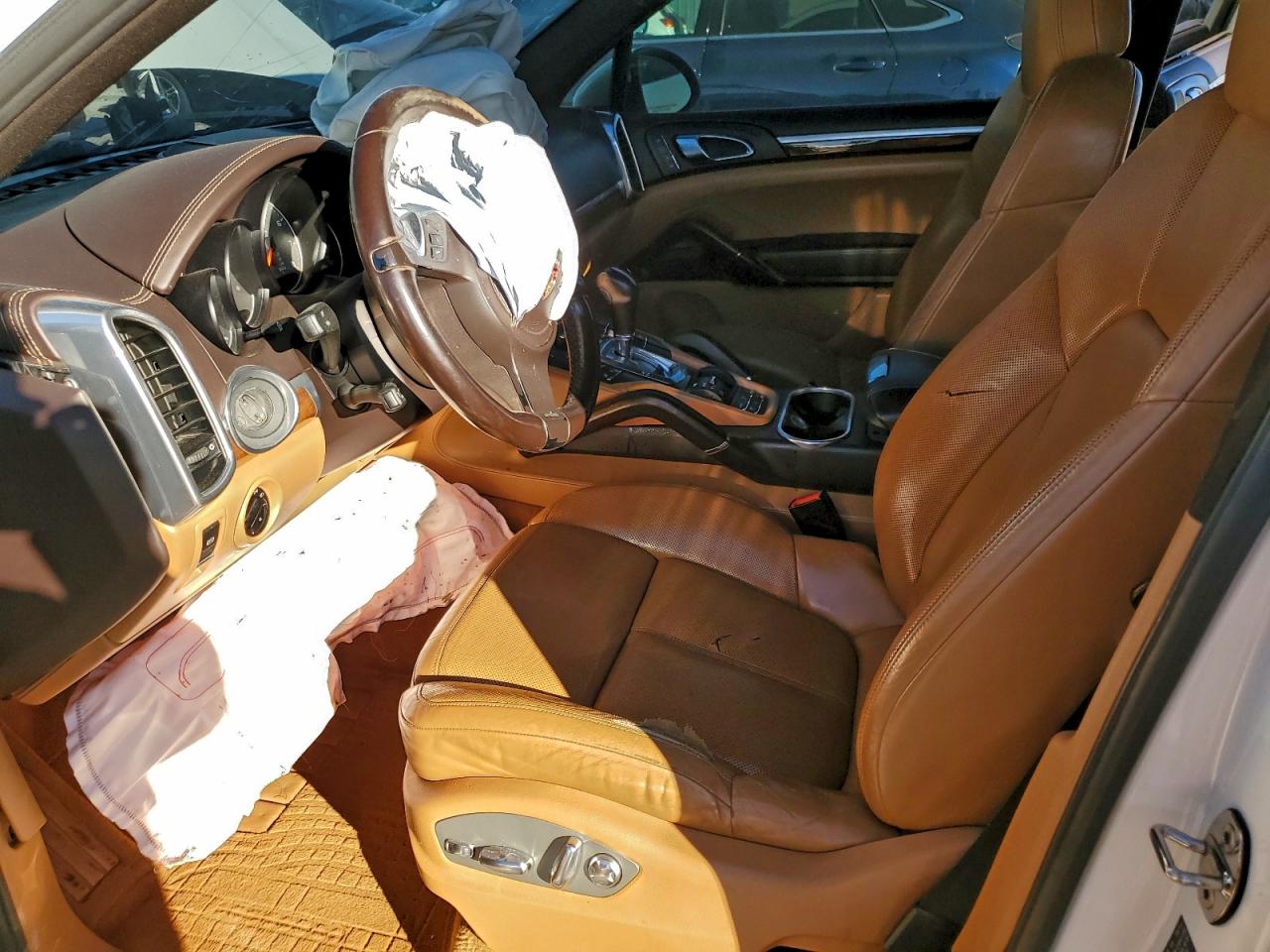 2011 Porsche Cayenne S VIN: WP1AB2A2XBLA55615 Lot: 93609405