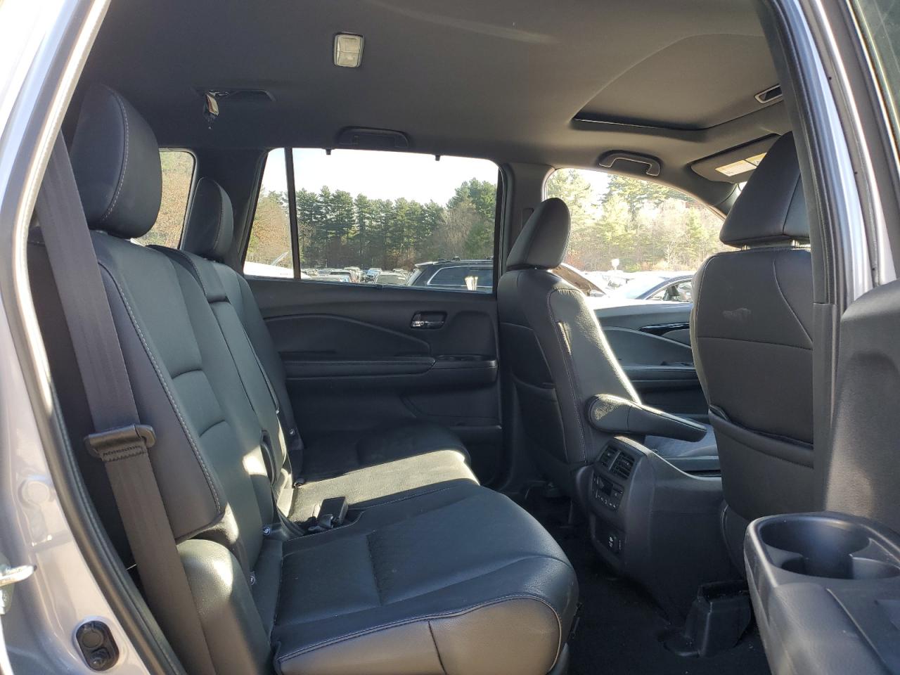 2019 Honda Passport Touring VIN: 5FNYF8H98KB025333 Lot: 93186135