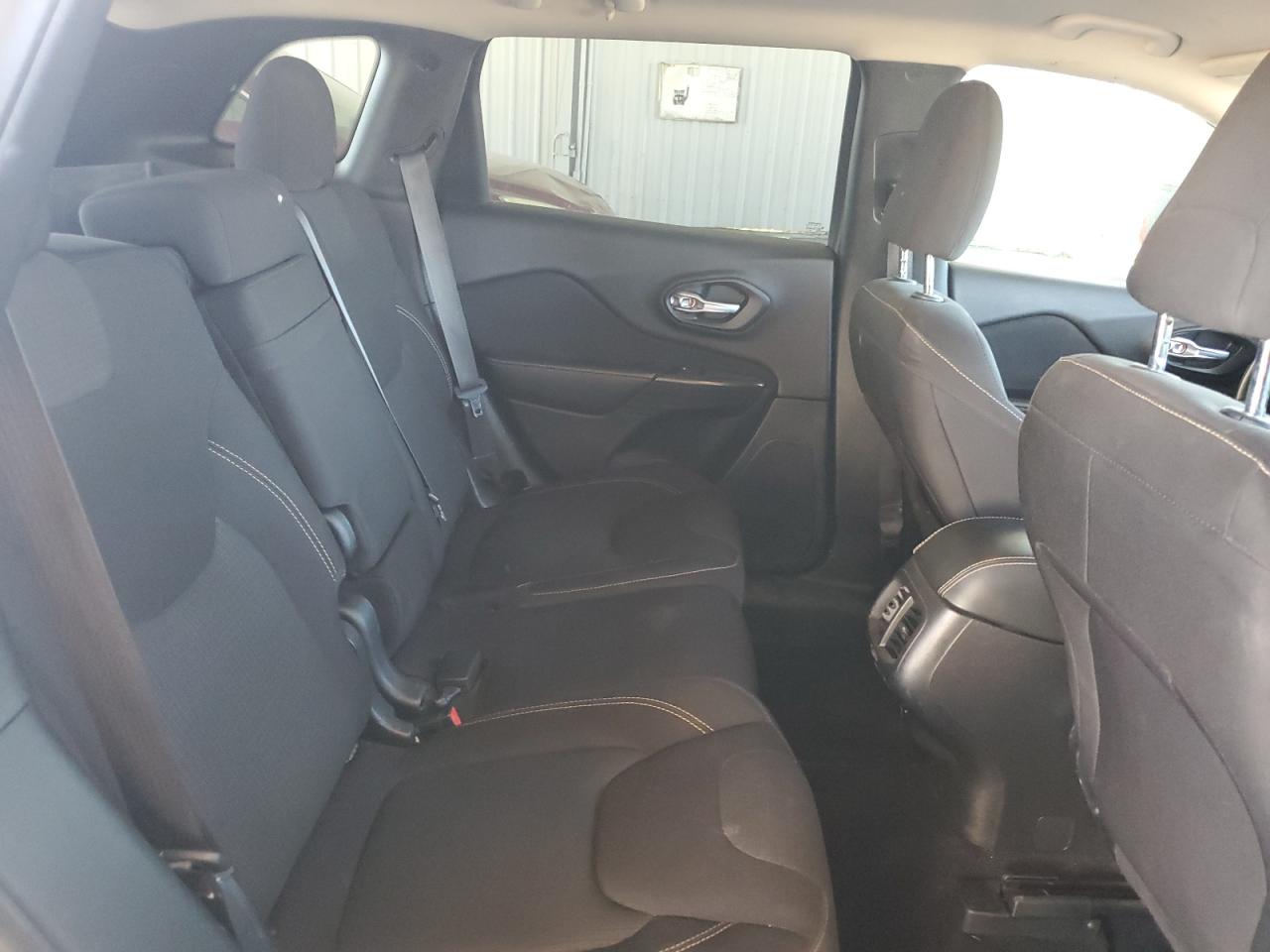 2016 Jeep Cherokee Latitude VIN: 1C4PJLCB7GW377944 Lot: 91208085