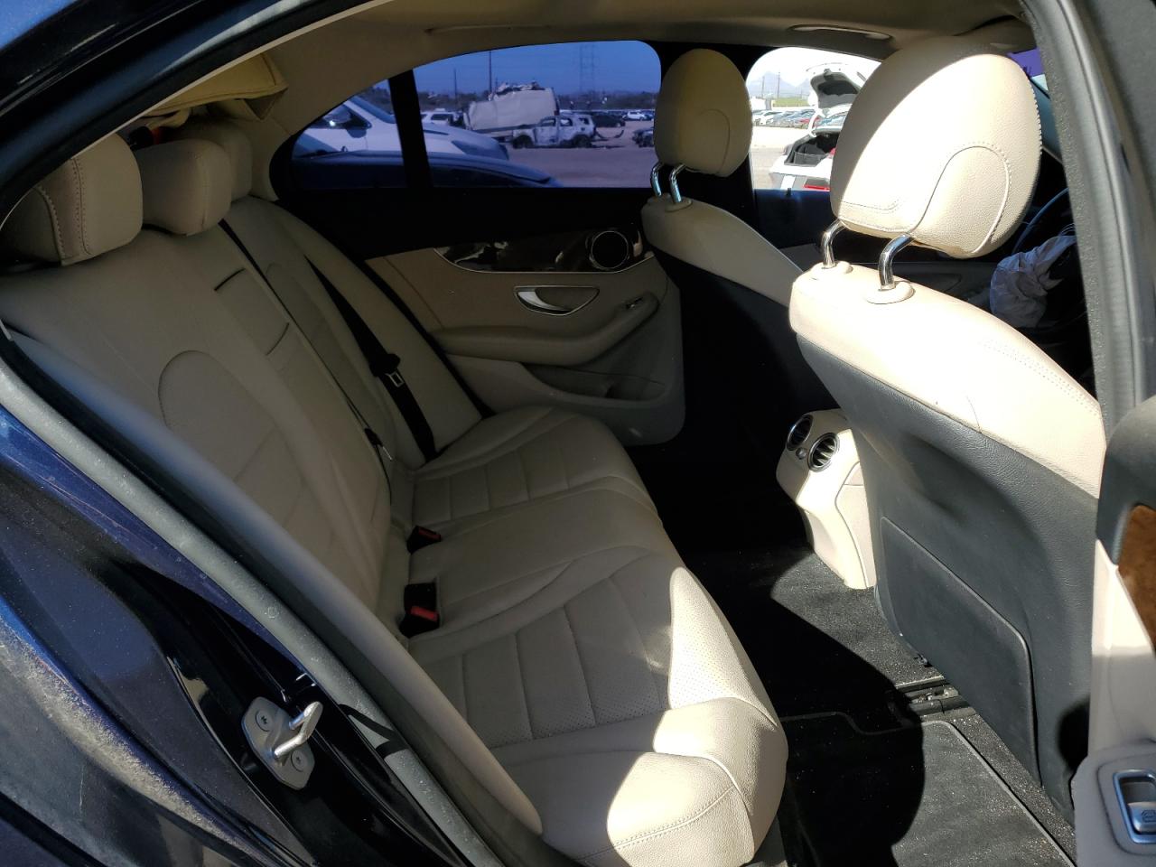 2017 Mercedes-Benz C 300 VIN: 55SWF4JB7HU181755 Lot: 92253265