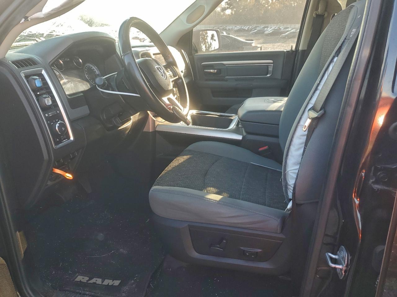 2019 Ram 1500 Classic Slt VIN: 1C6RR6LT0KS563716 Lot: 92983485