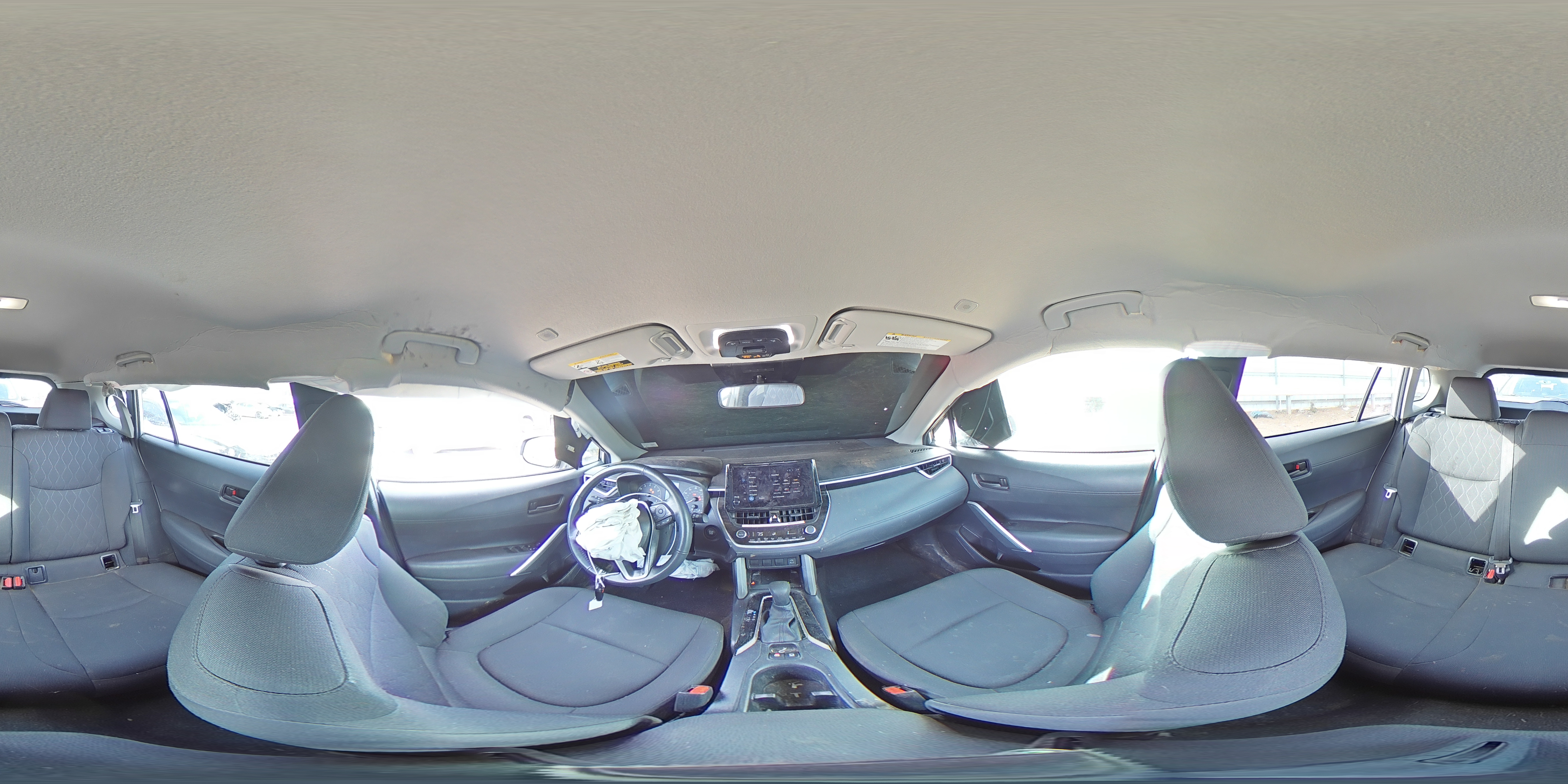 2025 Toyota Corolla Cross Le VIN: 7MUCAABG2SV121984 Lot: 92525805