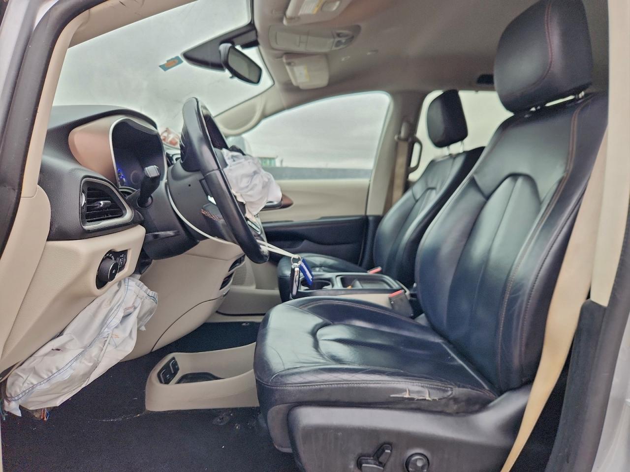 2018 Chrysler Pacifica Touring L VIN: 2C4RC1BG9JR124208 Lot: 94254925