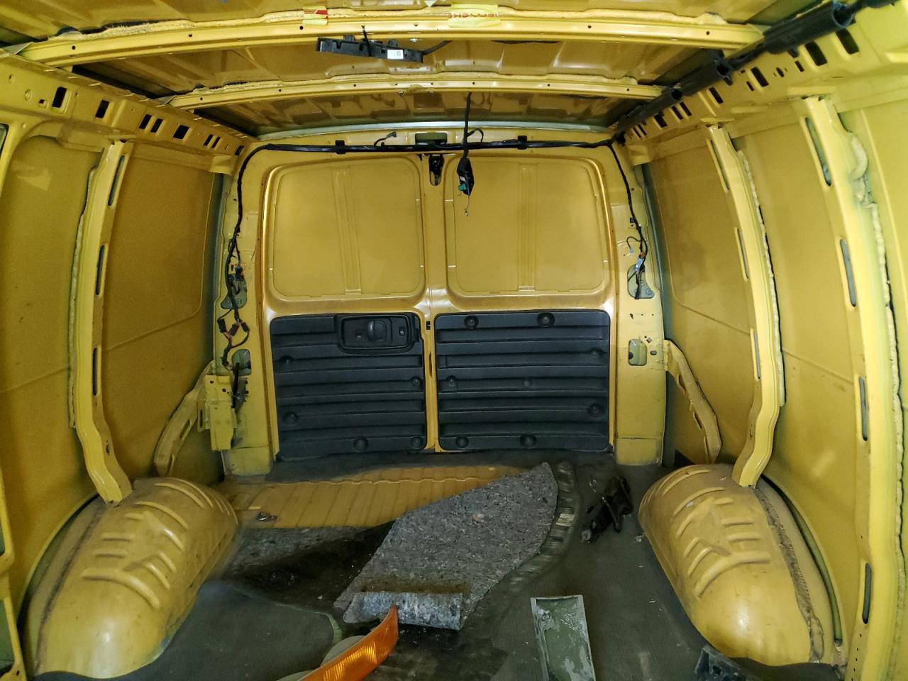 2020 GMC Savana G2500 VIN: 1GTW7AFG2L1252332 Lot: 90634225