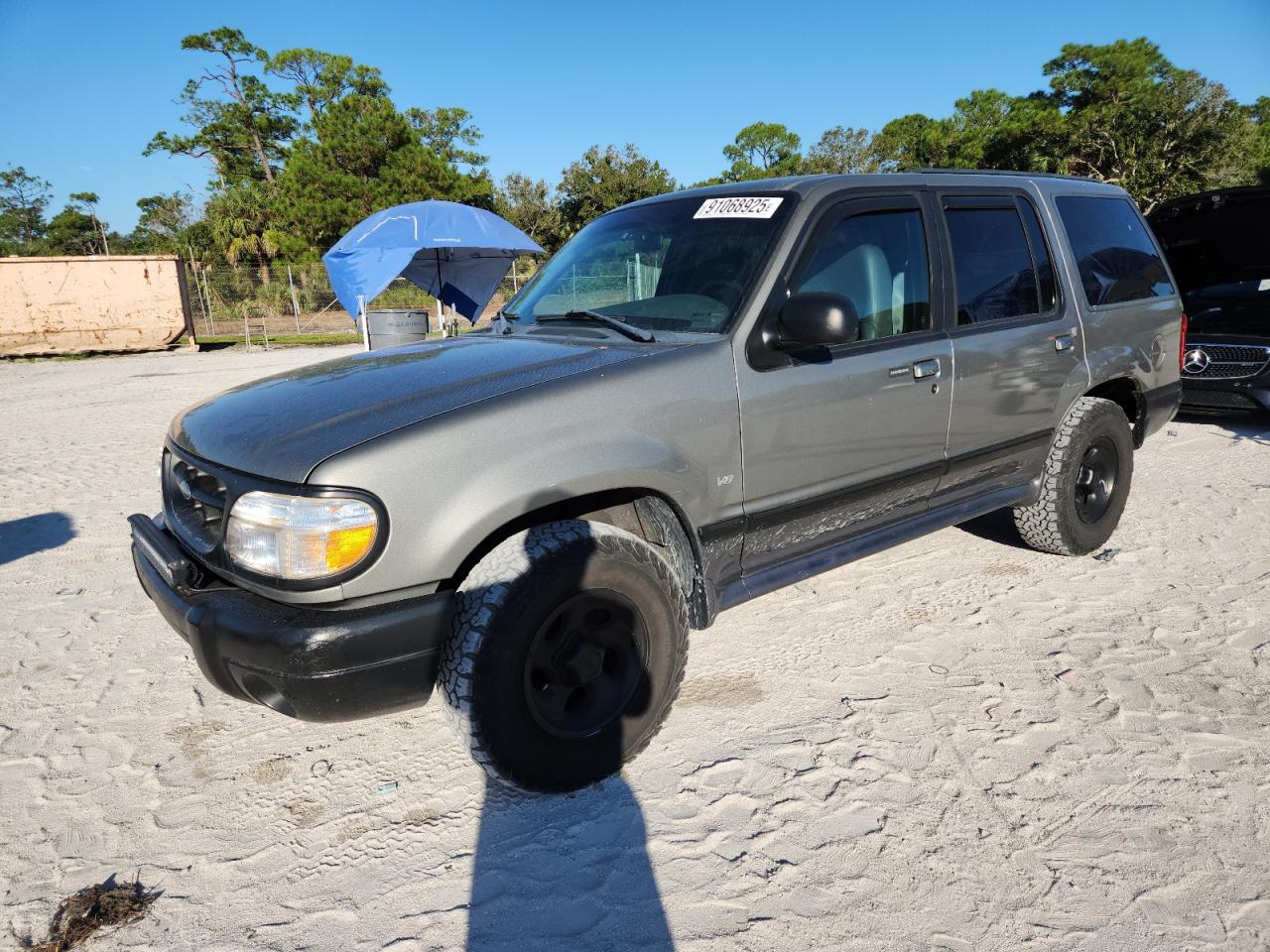 2000 Ford Explorer Xlt
