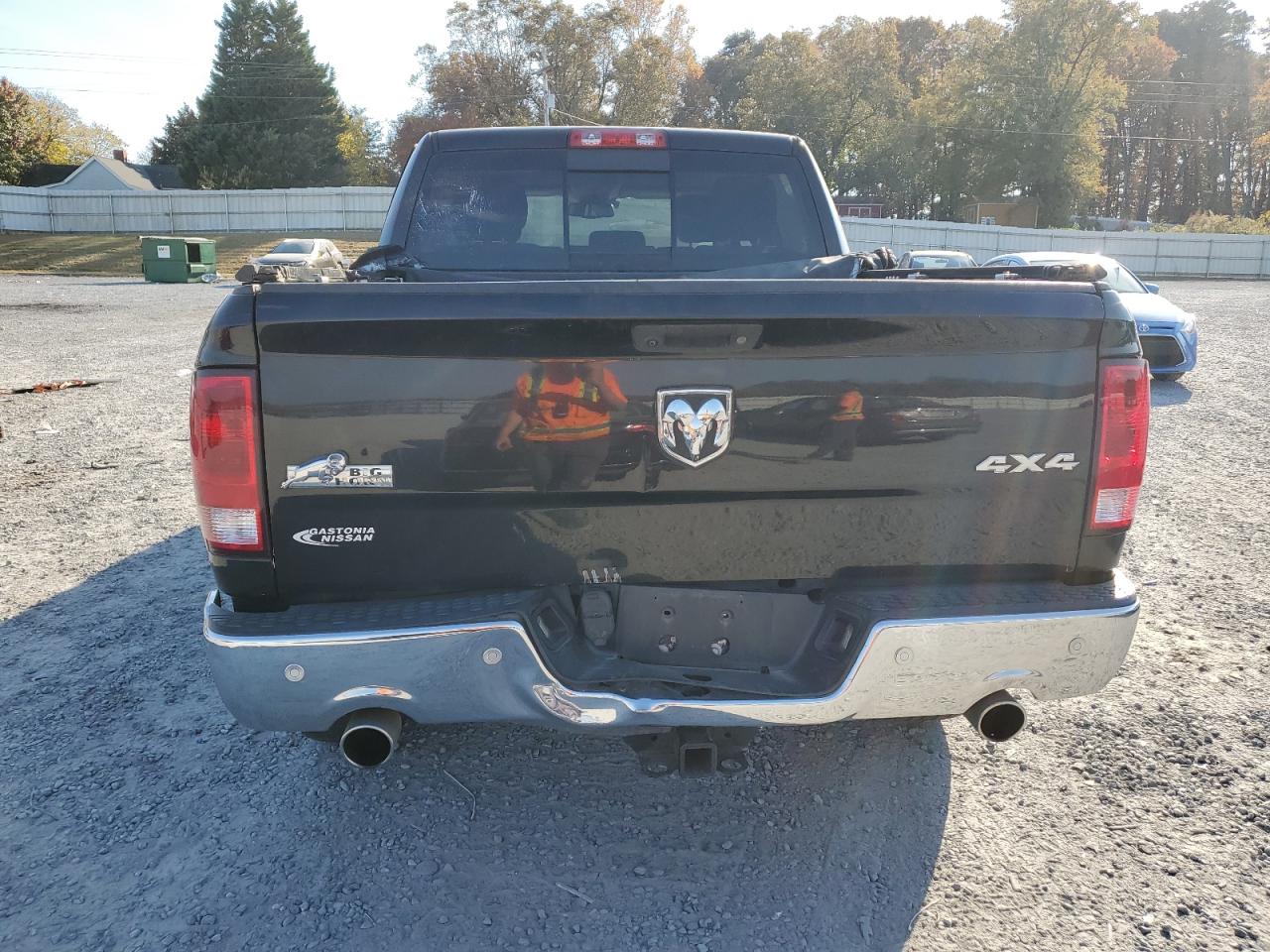 2018 Ram 1500 Slt VIN: 3C6RR7LT2JG198192 Lot: 91890235